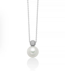 +Collana con perla Oriente pendente e dettaglio in oro bianco 375